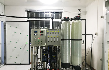 軟化水設(shè)備的工作原理是什么？