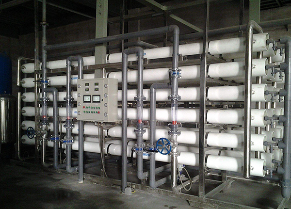 反滲透水處理設備的應用范圍與設計優點